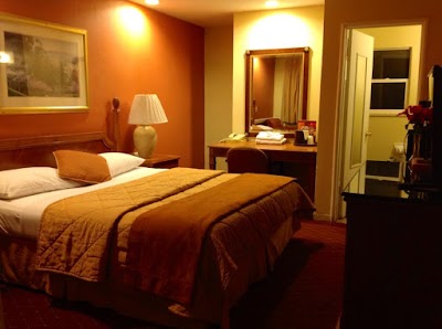 Highlander Motel